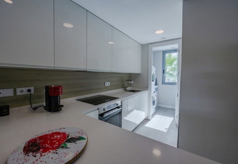 Middle Floor Apartment in Estepona, Costa del Sol – 2 beds – 515000 € - photo 31 of 50