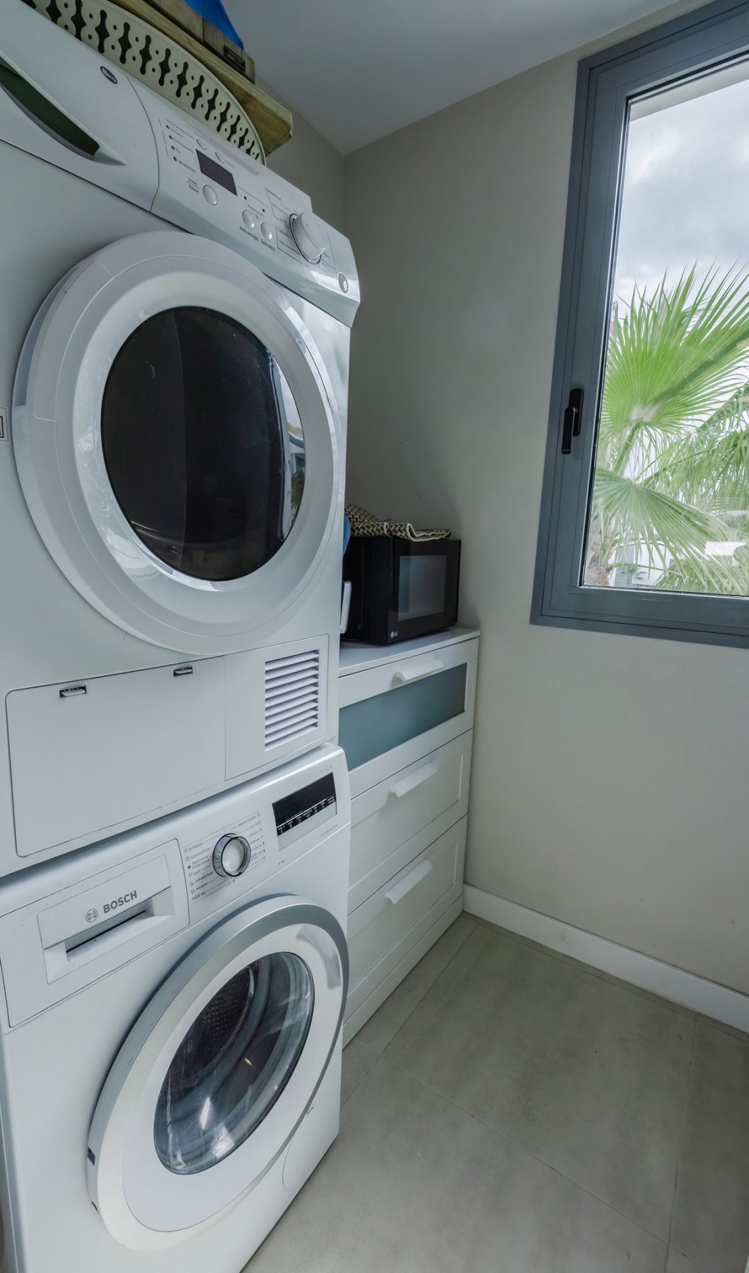 Middle Floor Apartment in Estepona, Costa del Sol – 2 beds – 515000 € - photo 33 of 50