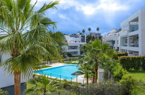 Middle Floor Apartment in Estepona, Costa del Sol – 2 beds – 515000 € - photo 38 of 50