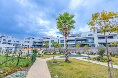 Middle Floor Apartment in Estepona, Costa del Sol – 2 beds – 515000 € - photo 42 of 50