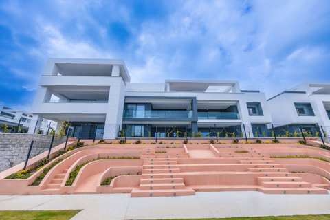 Middle Floor Apartment in Estepona, Costa del Sol – 2 beds – 515000 € - photo 43 of 50