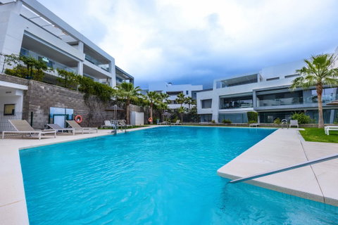 Middle Floor Apartment in Estepona, Costa del Sol – 2 beds – 515000 € - photo 45 of 50