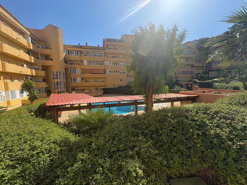 Middle Floor Apartment in Fuengirola, Costa del Sol – 2 beds – 245000 €