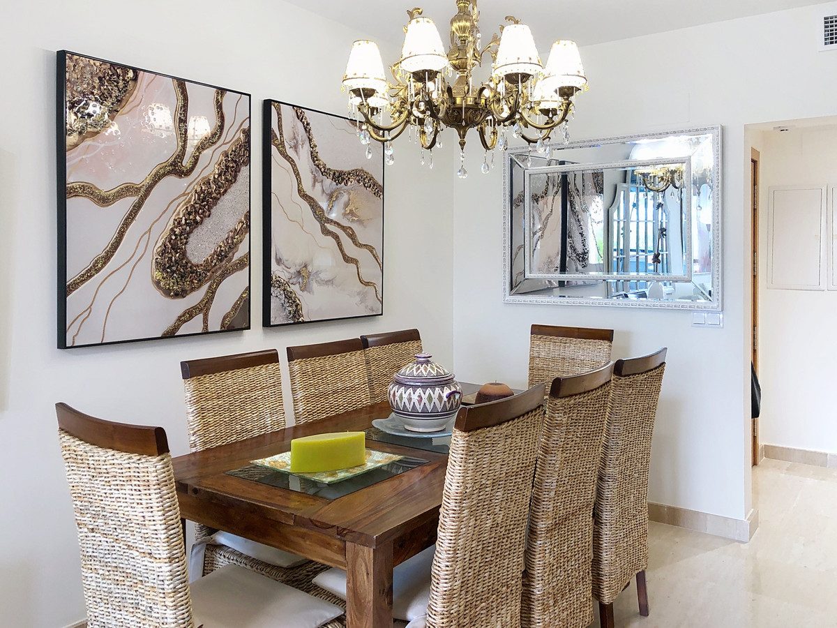 Middle Floor Apartment in Estepona, Costa del Sol – 3 beds – 499000 € - photo 10 of 52