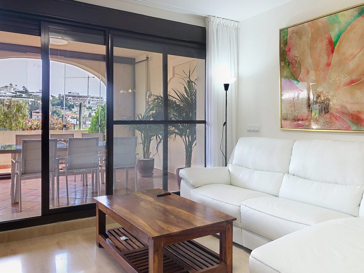 Middle Floor Apartment in Estepona, Costa del Sol – 3 beds – 499000 € - photo 13 of 52