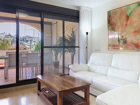 Middle Floor Apartment in Estepona, Costa del Sol – 3 beds – 499000 € - photo 13 of 52