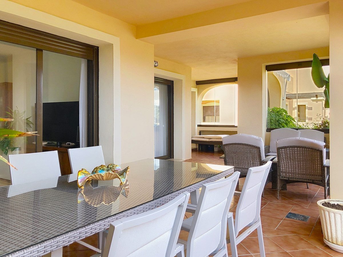 Middle Floor Apartment in Estepona, Costa del Sol – 3 beds – 499000 € - photo 16 of 52