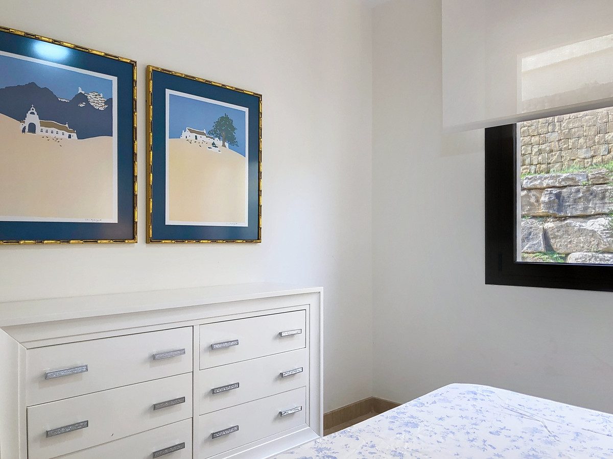 Middle Floor Apartment in Estepona, Costa del Sol – 3 beds – 499000 € - photo 26 of 52
