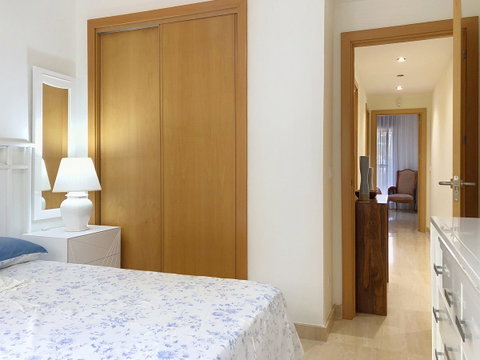 Middle Floor Apartment in Estepona, Costa del Sol – 3 beds – 499000 € - photo 27 of 52