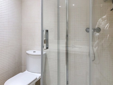 Middle Floor Apartment in Estepona, Costa del Sol – 3 beds – 499000 € - photo 30 of 52