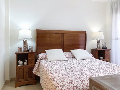 Middle Floor Apartment in Estepona, Costa del Sol – 3 beds – 499000 € - photo 35 of 52