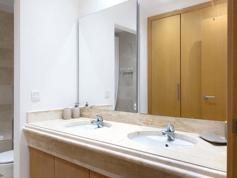 Middle Floor Apartment in Estepona, Costa del Sol – 3 beds – 499000 € - photo 39 of 52