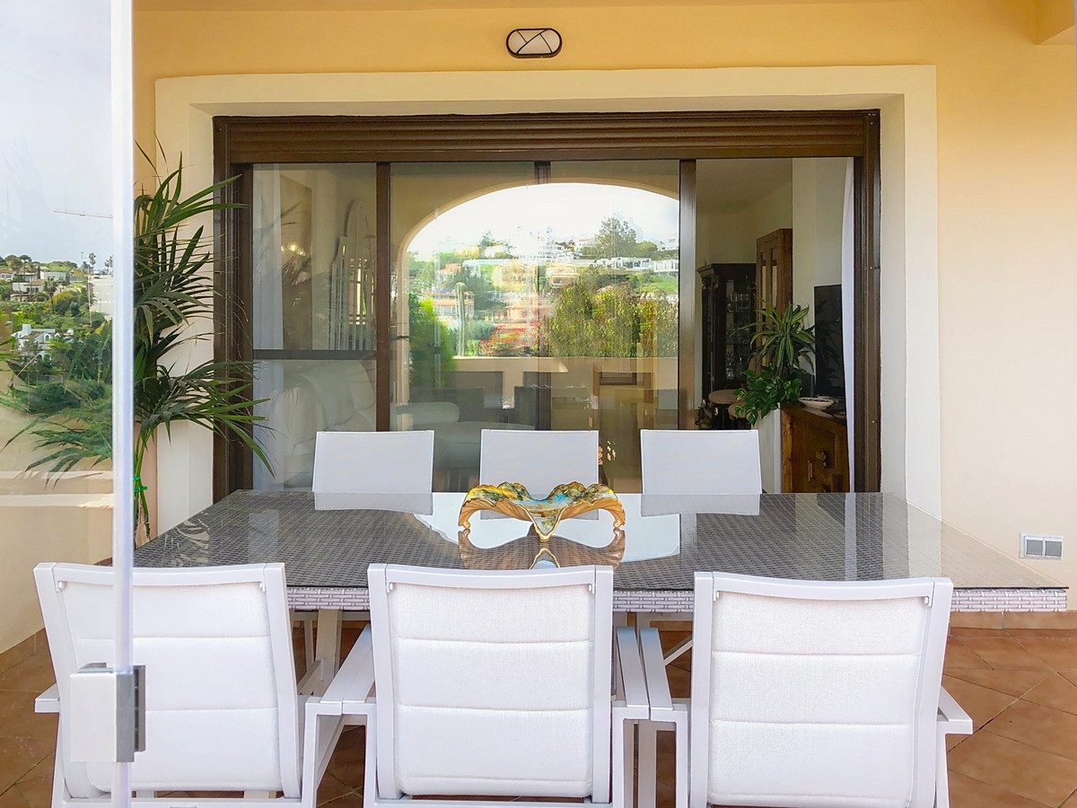Middle Floor Apartment in Estepona, Costa del Sol – 3 beds – 499000 € - photo 43 of 52