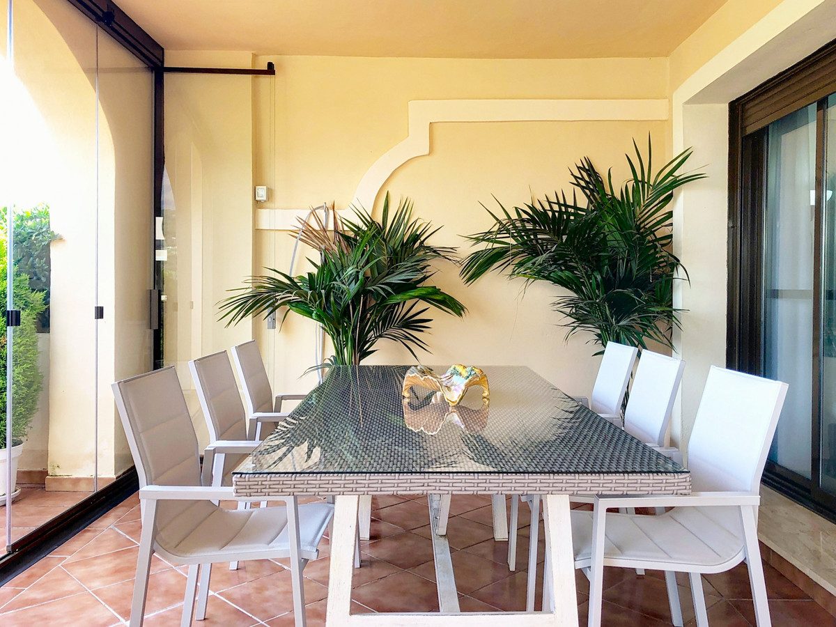 Middle Floor Apartment in Estepona, Costa del Sol – 3 beds – 499000 € - photo 44 of 52