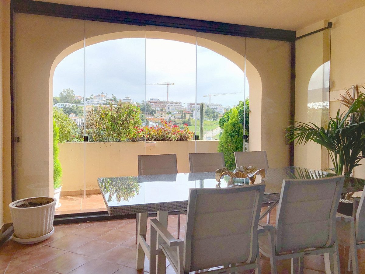 Middle Floor Apartment in Estepona, Costa del Sol – 3 beds – 499000 € - photo 46 of 52