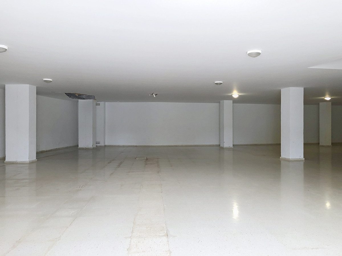 Middle Floor Apartment in Estepona, Costa del Sol – 3 beds – 499000 € - photo 50 of 52