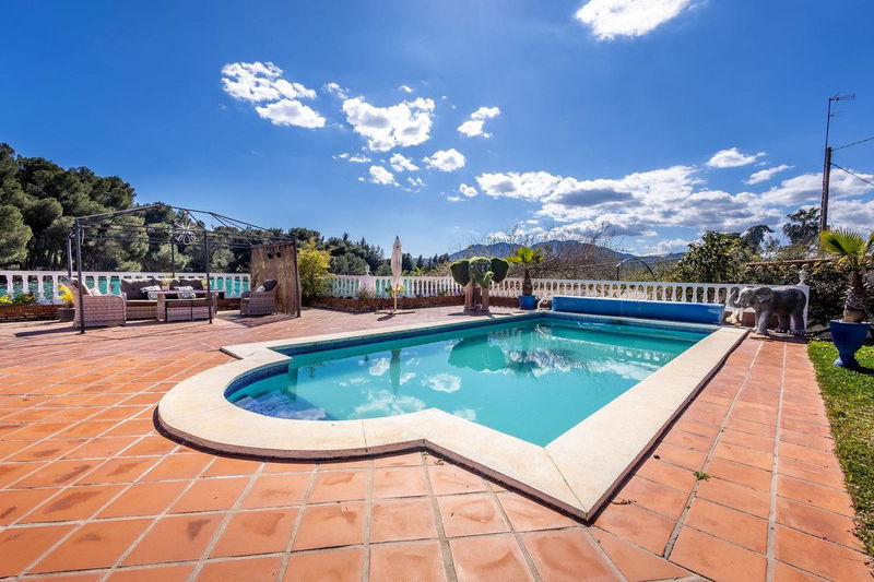 Detached Villa in Torremolinos, Costa del Sol – 6 beds – 625000 €