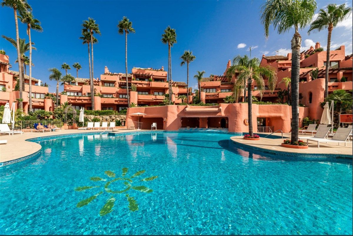 Penthouse in Estepona, Costa del Sol – 3 beds – 2995000 € - photo 5 of 13