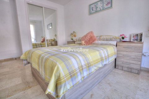 Middle Floor Apartment in Mijas, Costa del Sol – 2 beds – 295000 € - photo 13 of 20