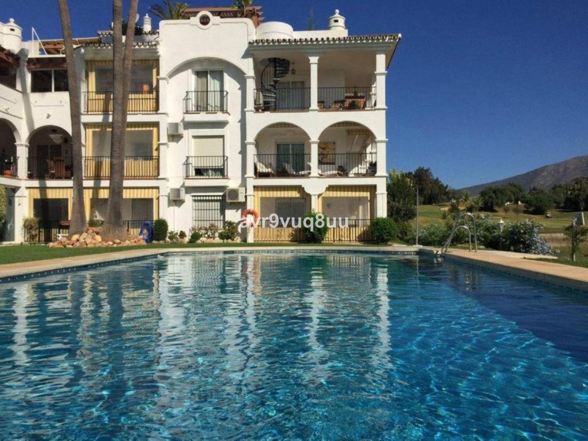 Middle Floor Apartment in Mijas, Costa del Sol – 2 beds – 295000 € - photo 18 of 20