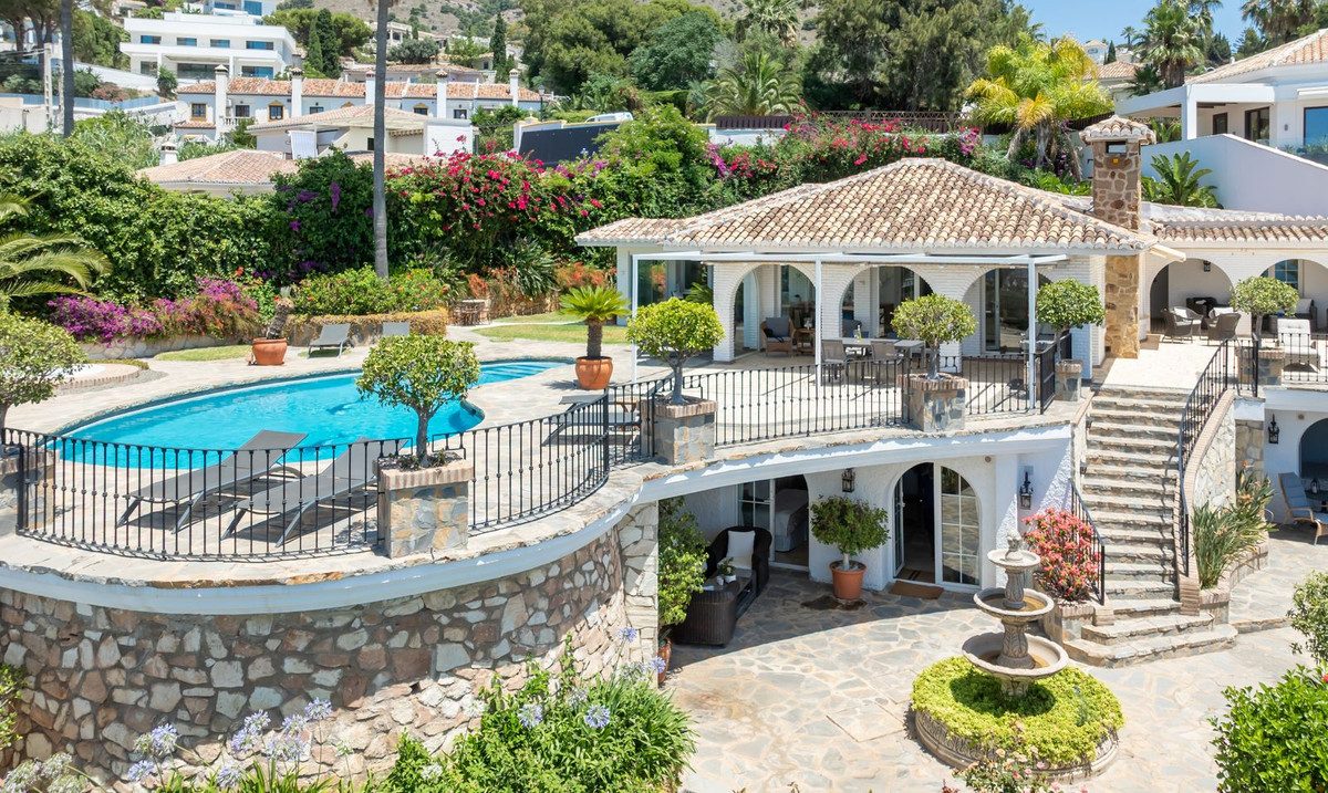 Detached Villa in Benalmadena, Costa del Sol – 4 beds – 2695000 € - photo 2 of 73