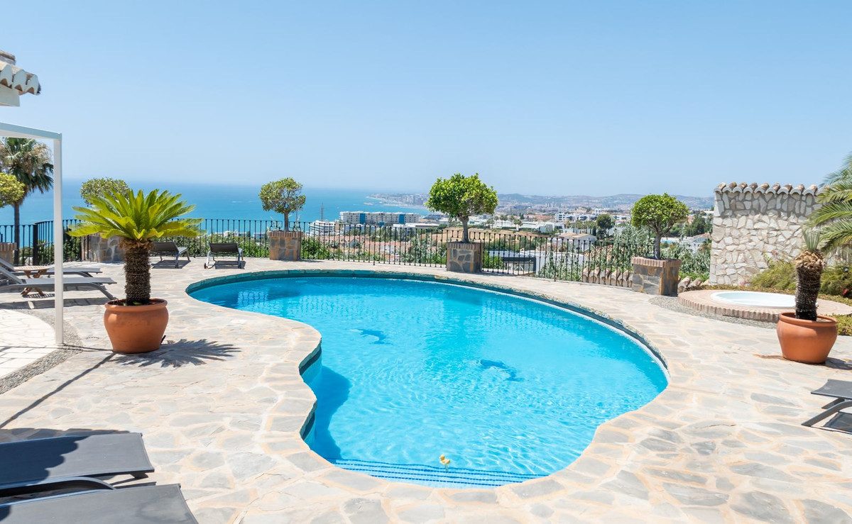 Detached Villa in Benalmadena, Costa del Sol – 4 beds – 2695000 € - photo 5 of 73