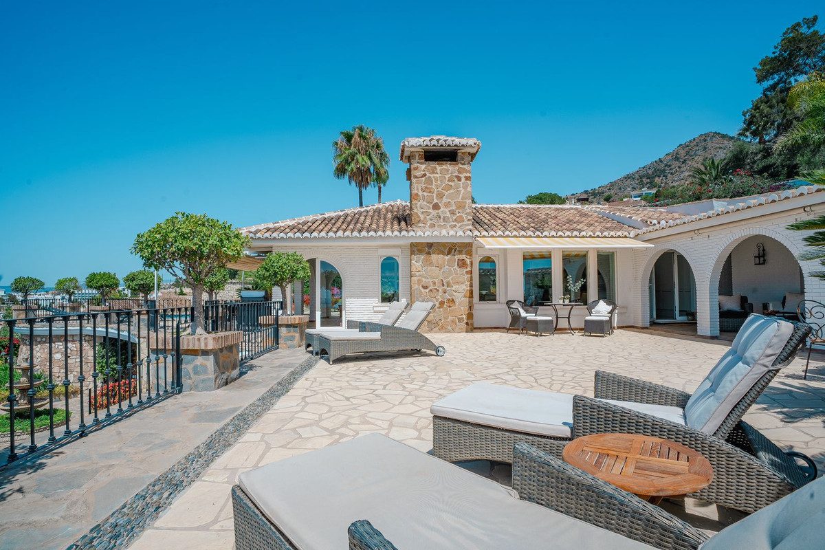 Detached Villa in Benalmadena, Costa del Sol – 4 beds – 2695000 € - photo 9 of 73