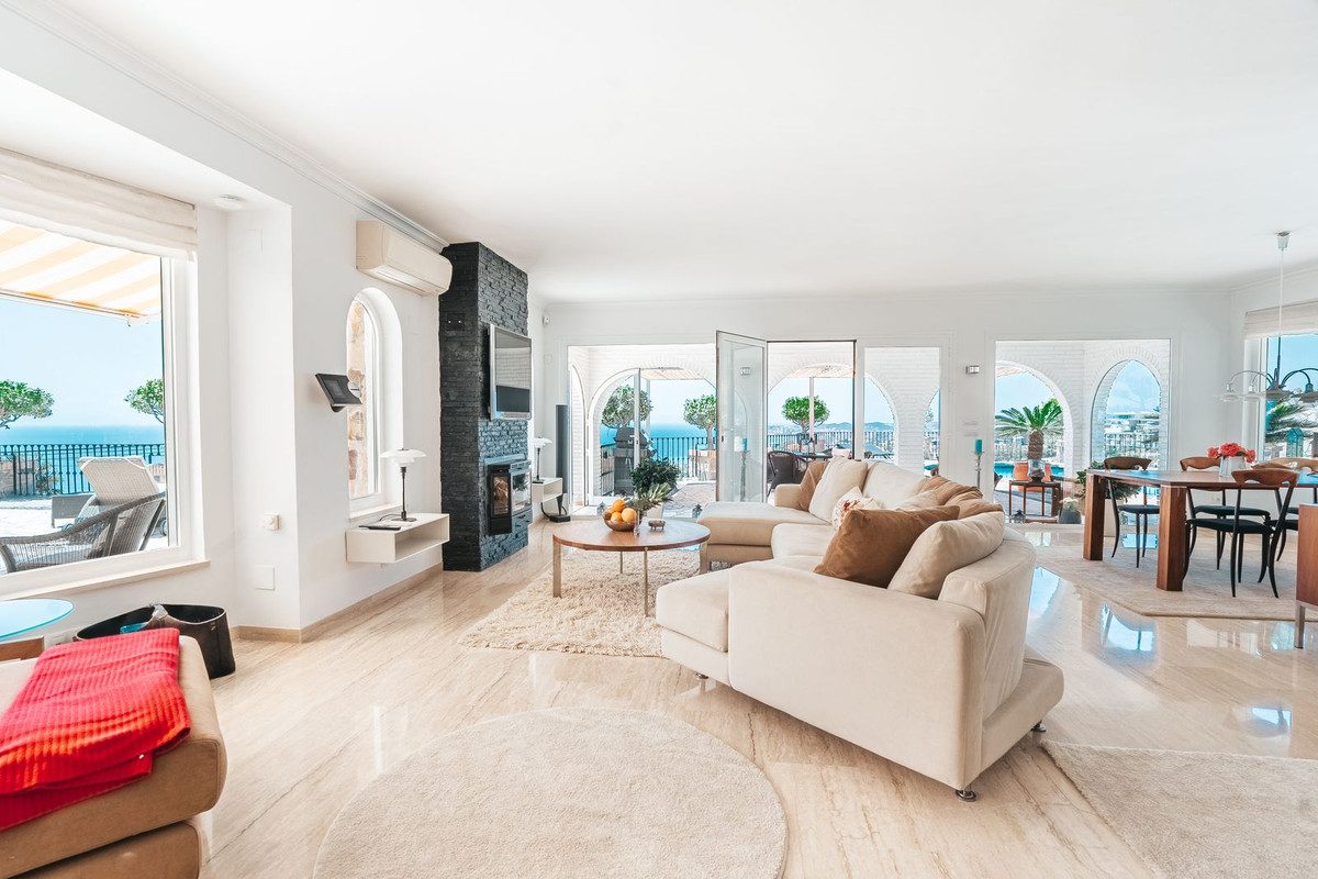 Detached Villa in Benalmadena, Costa del Sol – 4 beds – 2695000 € - photo 12 of 73