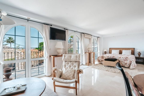 Detached Villa in Benalmadena, Costa del Sol – 4 beds – 2695000 € - photo 37 of 73