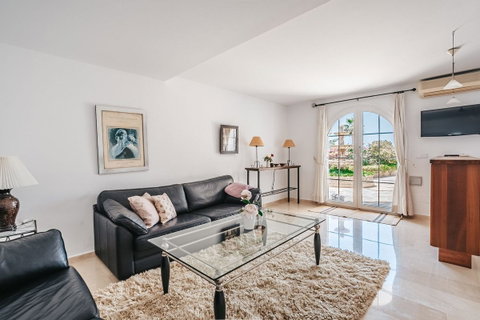 Detached Villa in Benalmadena, Costa del Sol – 4 beds – 2695000 € - photo 43 of 73