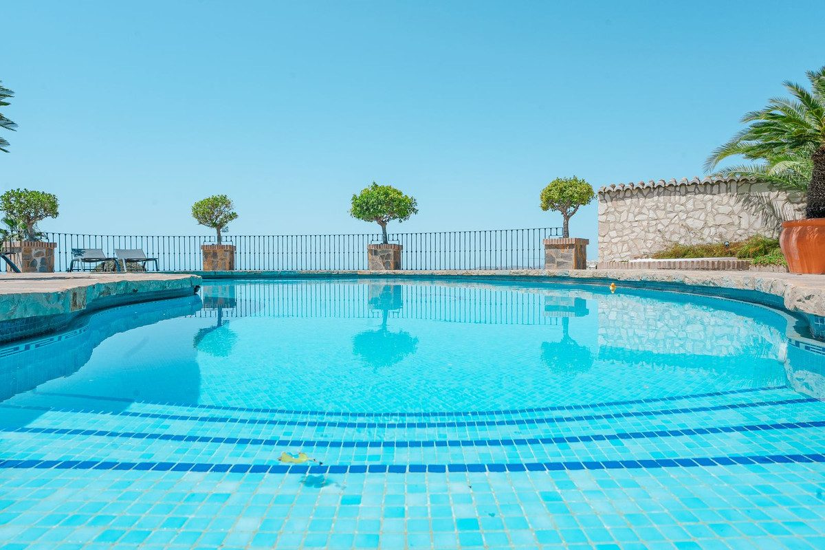 Detached Villa in Benalmadena, Costa del Sol – 4 beds – 2695000 € - photo 47 of 73