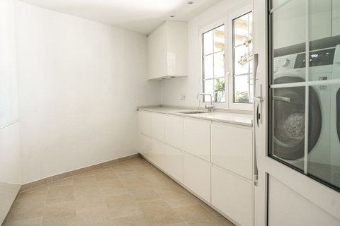 Detached Villa in Benalmadena, Costa del Sol – 4 beds – 2695000 € - photo 54 of 73