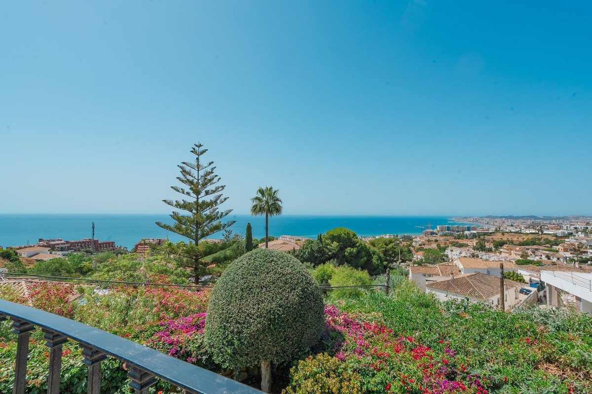 Detached Villa in Benalmadena, Costa del Sol – 4 beds – 2695000 € - photo 59 of 73