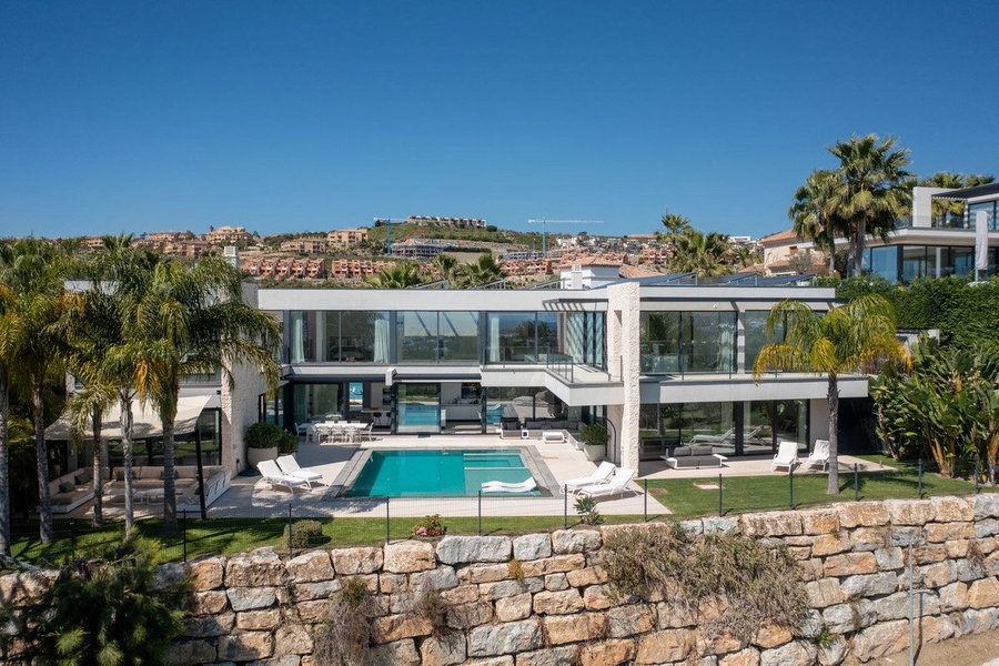 Detached Villa in Benahavís, Costa del Sol – 5 beds – 4950000 € - photo 1 of 42