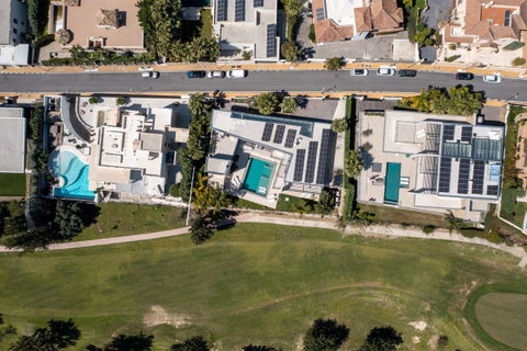 Detached Villa in Benahavís, Costa del Sol – 5 beds – 4950000 € - photo 3 of 42
