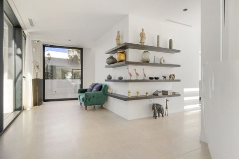 Detached Villa in Benahavís, Costa del Sol – 5 beds – 4950000 € - photo 7 of 42
