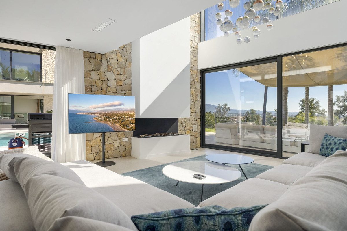 Detached Villa in Benahavís, Costa del Sol – 5 beds – 4950000 € - photo 10 of 42