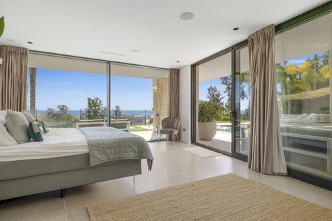 Detached Villa in Benahavís, Costa del Sol – 5 beds – 4950000 € - photo 20 of 42