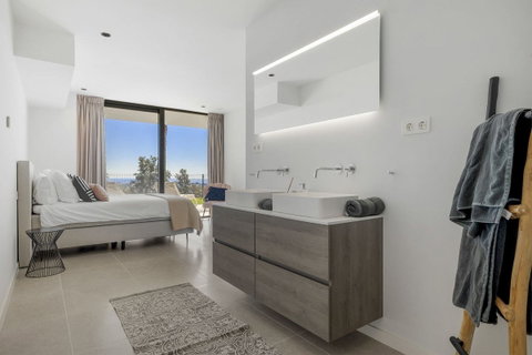 Detached Villa in Benahavís, Costa del Sol – 5 beds – 4950000 € - photo 22 of 42