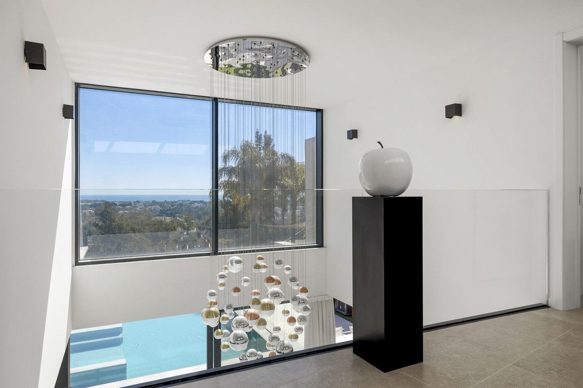 Detached Villa in Benahavís, Costa del Sol – 5 beds – 4950000 € - photo 24 of 42