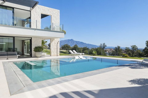Detached Villa in Benahavís, Costa del Sol – 5 beds – 4950000 € - photo 34 of 42
