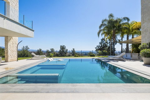 Detached Villa in Benahavís, Costa del Sol – 5 beds – 4950000 € - photo 35 of 42
