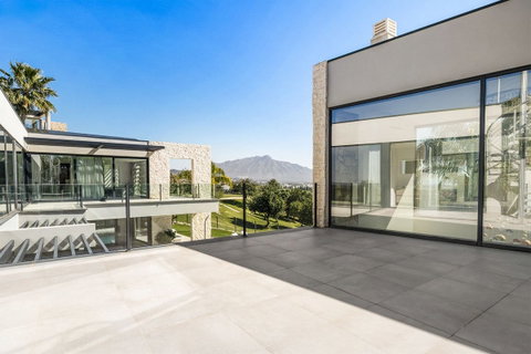 Detached Villa in Benahavís, Costa del Sol – 5 beds – 4950000 € - photo 40 of 42