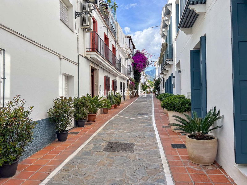 Townhouse in Marbella, Costa del Sol – 5 beds – 1065000 €