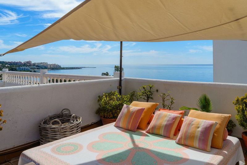 Middle Floor Apartment in Estepona, Costa del Sol – 3 beds – 490000 €