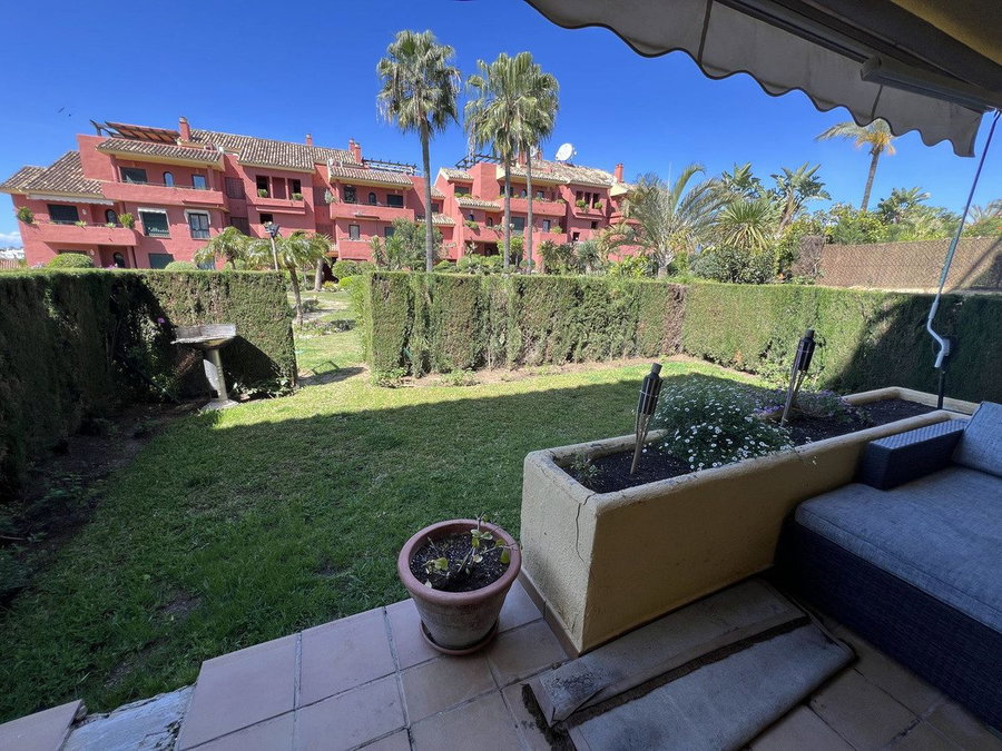 Ground Floor Apartment in Estepona, Costa del Sol – 2 beds – 335000 € - photo 1 of 12
