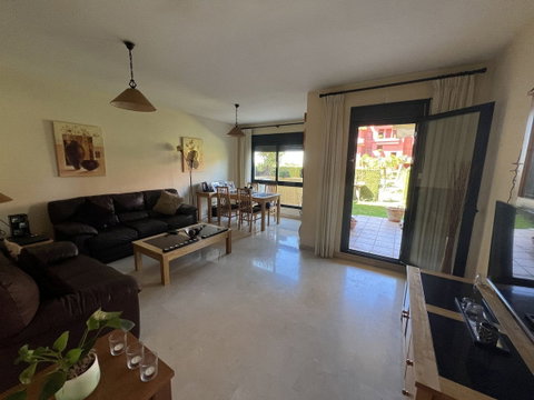 Ground Floor Apartment in Estepona, Costa del Sol – 2 beds – 335000 € - photo 5 of 12