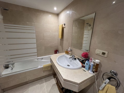 Ground Floor Apartment in Estepona, Costa del Sol – 2 beds – 335000 € - photo 11 of 12