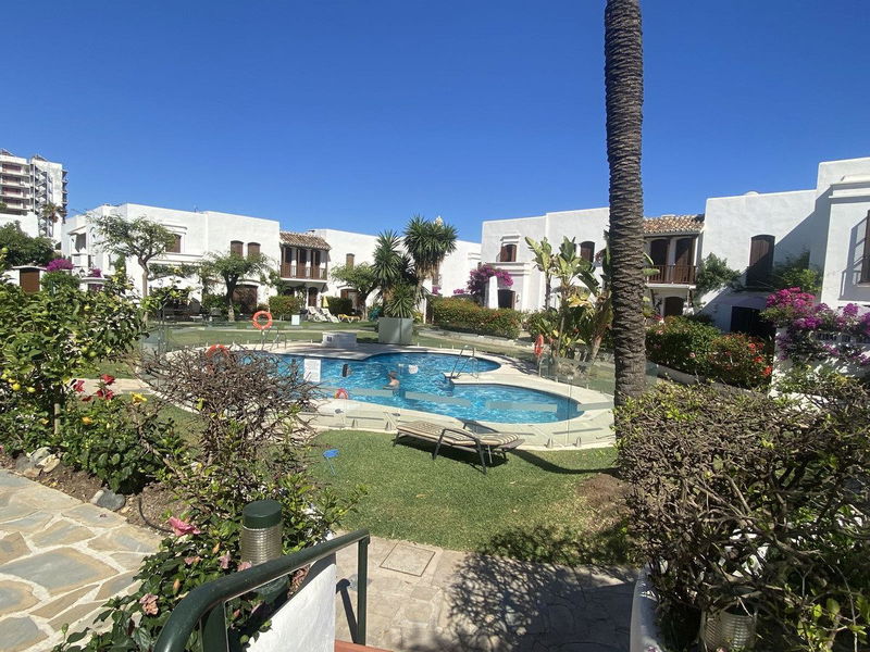 Townhouse in Estepona, Costa del Sol – 2 beds – 470000 €