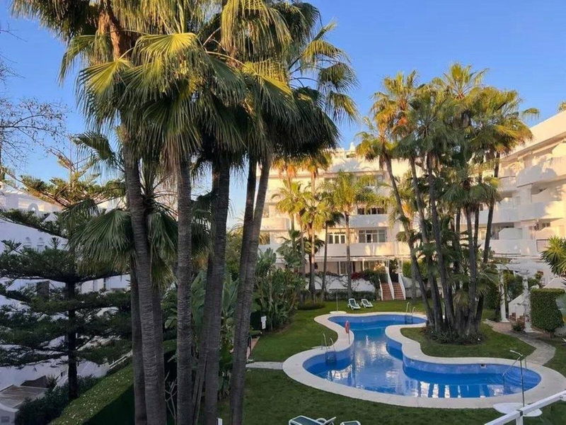 Middle Floor Apartment in Marbella, Costa del Sol – 4 beds – 1195000 €